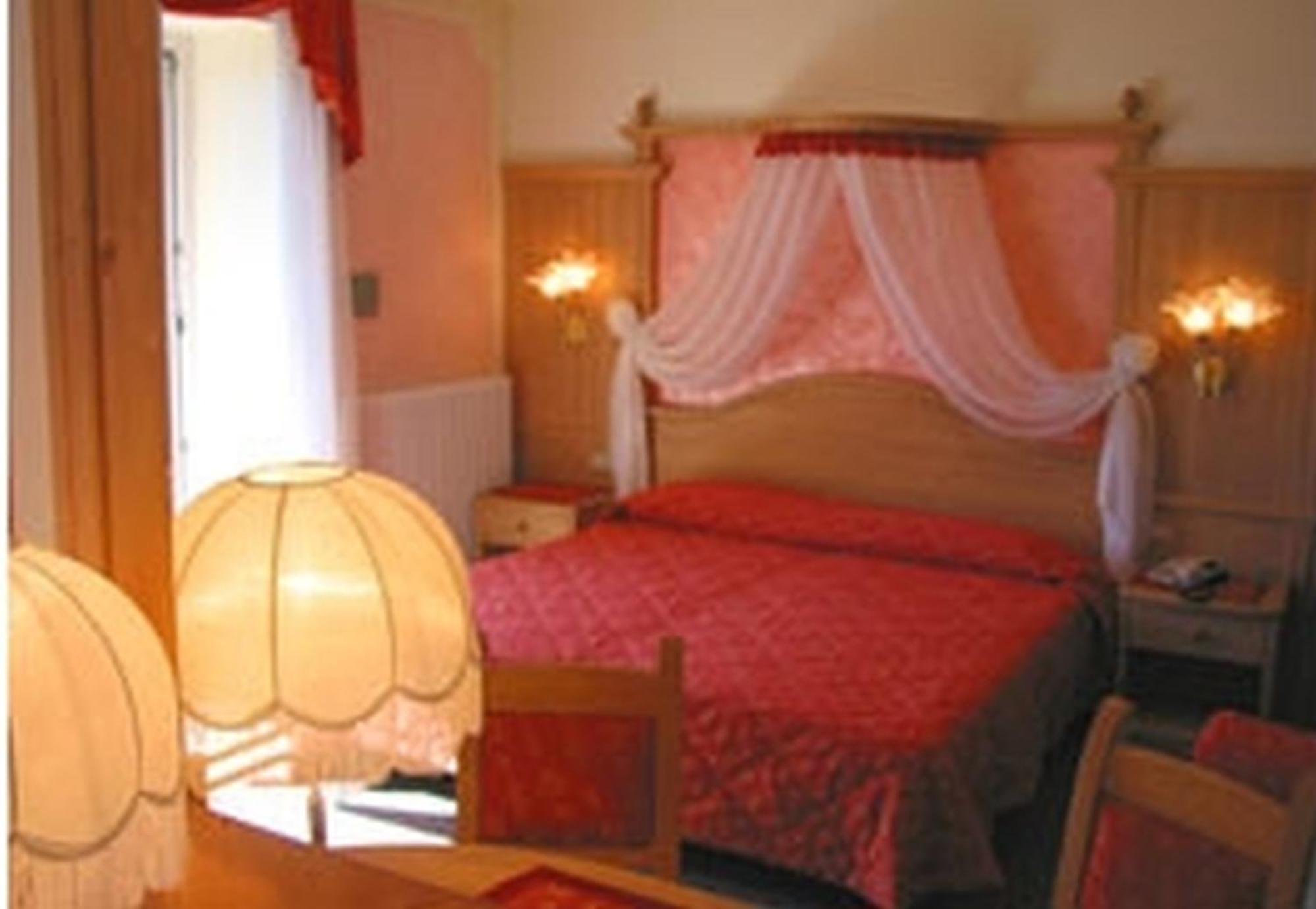 Albergo Stella Alpina Molveno Rom bilde